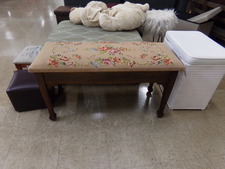 ANTIQUE PIANO BENCH - EARLY 1900'S
$125.00