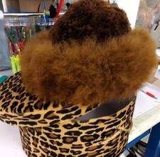 Alpaca fur hat with cheetah-print storage box
$65.00