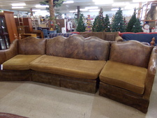 XLarge brown leather sofa with upholstered seats. Acorn posts can be replaced - lots of custom options online!
$632.90