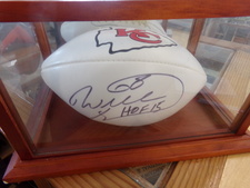 Chief' football signed by Willie Roaf - Hall of fame 2015
$79.80